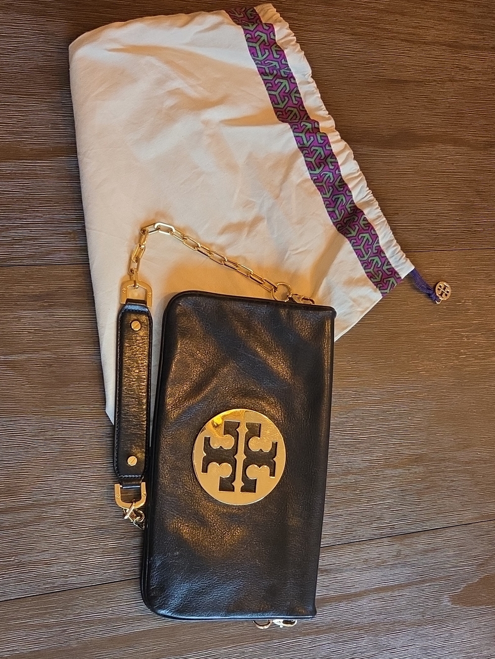 Tory Burch Reva Black Leather Foldover Clutch Purse Gold Logo Medallion & Chain